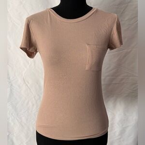 Beige T Shirt Active USA in Size Small